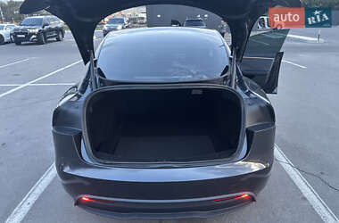 Седан Tesla Model 3 2024 в 