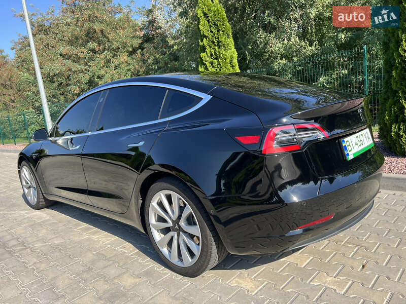 Седан Tesla Model 3 2019 в Кременчуге