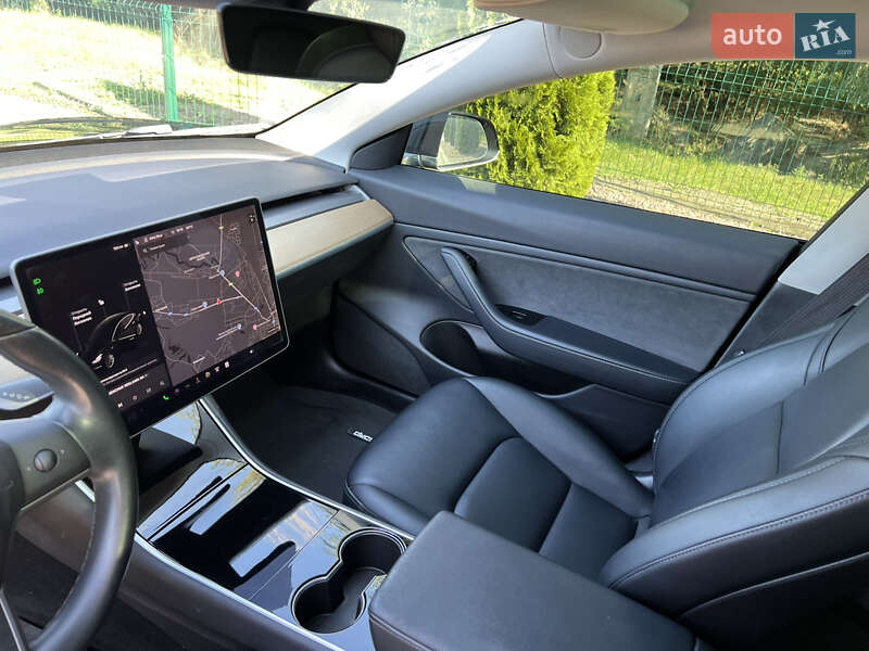 Седан Tesla Model 3 2019 в Кременчуге