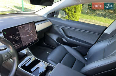 Седан Tesla Model 3 2019 в 