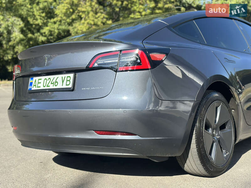 Седан Tesla Model 3 2022 в Днепре