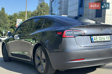 Седан Tesla Model 3 2022 в 
