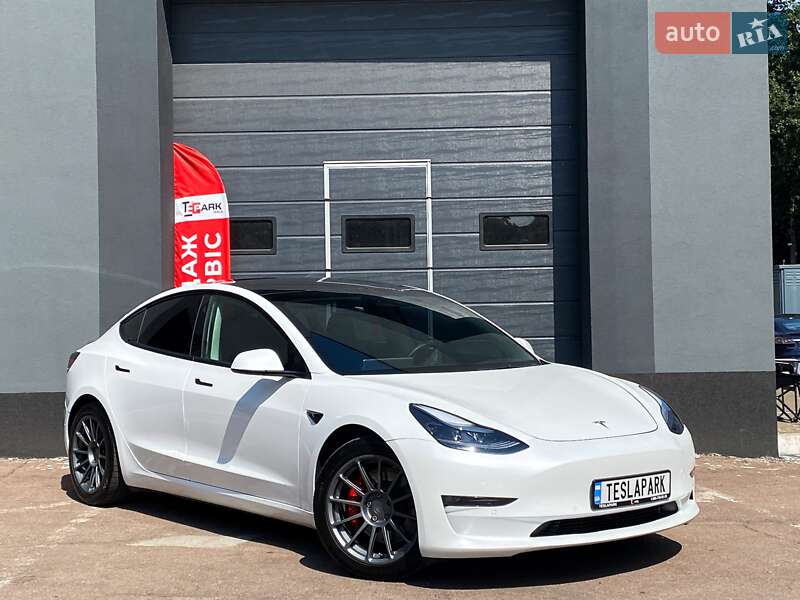 Tesla Model 3 2022
