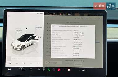 Седан Tesla Model 3 2022 в 
