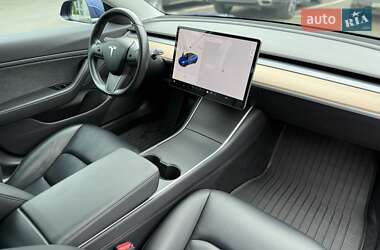 Седан Tesla Model 3 2019 в 