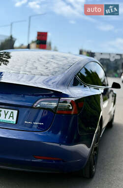 Седан Tesla Model 3 2020 в 