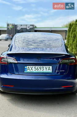 Седан Tesla Model 3 2020 в 