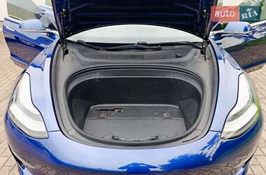 Седан Tesla Model 3 2019 в 