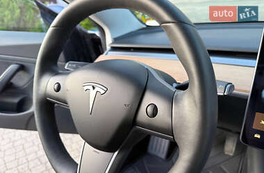 Седан Tesla Model 3 2019 в 