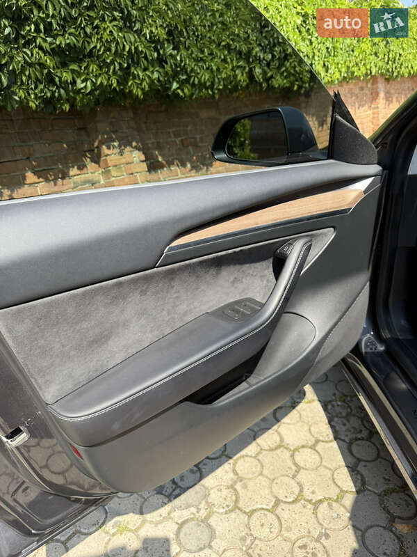 Седан Tesla Model 3 2023 в Чернівцях фото 21 Седан Tesla Model 3 2023 в Чернівцях