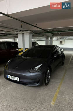 Седан Tesla Model 3 2023 в 