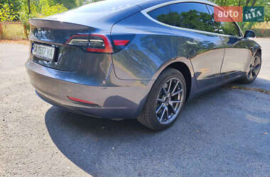 Седан Tesla Model 3 2020 в 