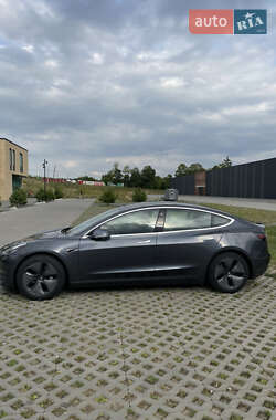 Седан Tesla Model 3 2019 в 