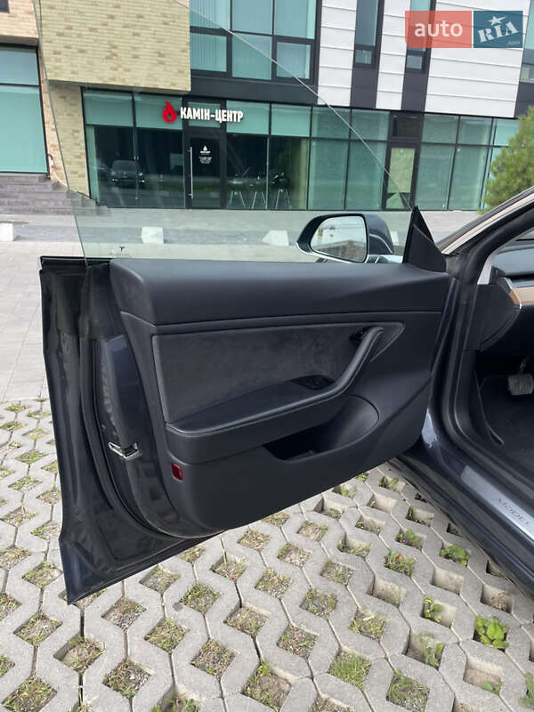 Седан Tesla Model 3 2019 в Хмельницком