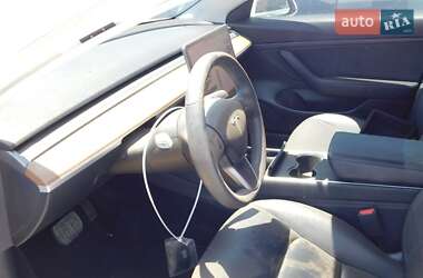 Седан Tesla Model 3 2020 в 