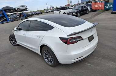 Седан Tesla Model 3 2020 в 