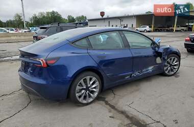 Седан Tesla Model 3 2024 в 