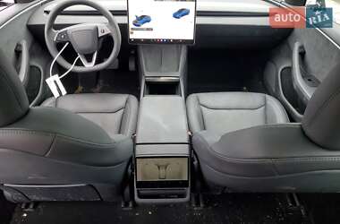 Седан Tesla Model 3 2024 в 