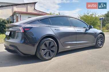 Седан Tesla Model 3 2024 в 
