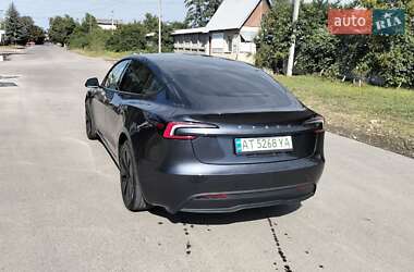 Седан Tesla Model 3 2024 в 