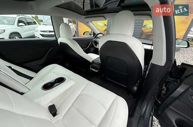Седан Tesla Model 3 2019 в 