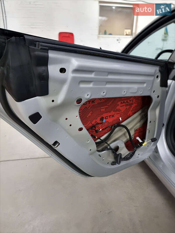 Седан Tesla Model 3 2018 в Киеве фото 9 Седан Tesla Model 3 2018 в Киеве