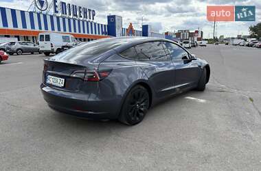 Седан Tesla Model 3 2022 в 