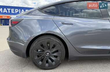 Седан Tesla Model 3 2022 в 