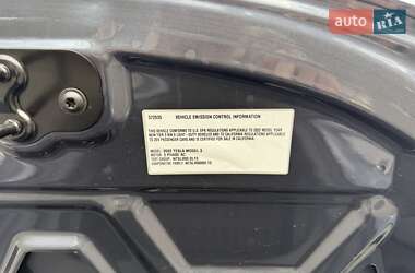 Седан Tesla Model 3 2022 в 
