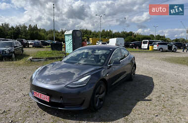Седан Tesla Model 3 2018 в Львове