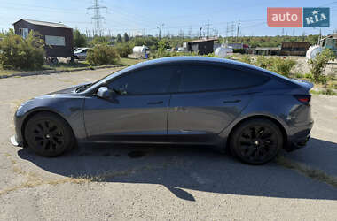 Седан Tesla Model 3 2021 в 