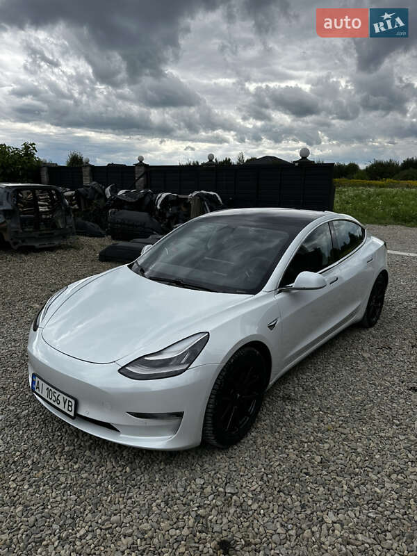 Седан Tesla Model 3 2019 в 