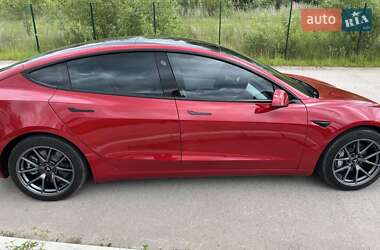 Седан Tesla Model 3 2020 в 