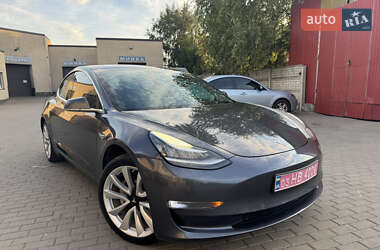 Седан Tesla Model 3 2017 в 