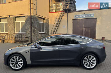 Седан Tesla Model 3 2017 в 