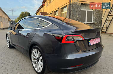 Седан Tesla Model 3 2017 в 