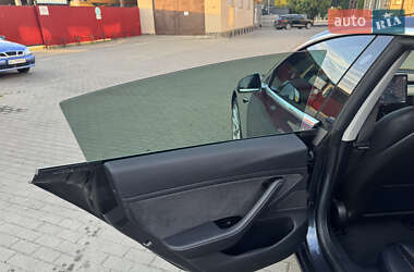 Седан Tesla Model 3 2017 в 