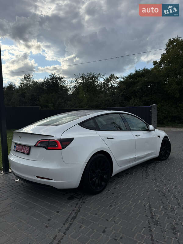 Седан Tesla Model 3 2021 в Києві