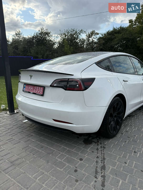 Седан Tesla Model 3 2021 в Києві