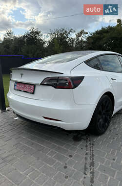 Седан Tesla Model 3 2021 в 