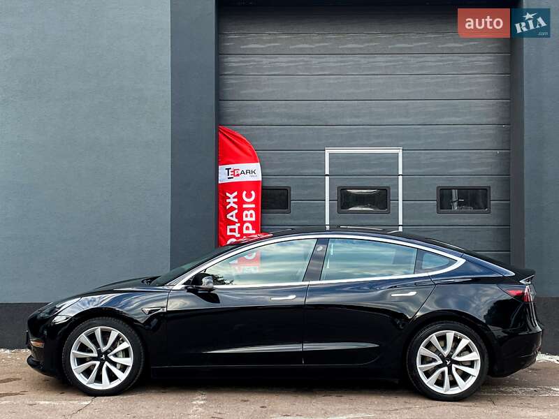 Седан Tesla Model 3 2020 в Киеве