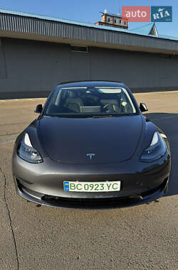 Седан Tesla Model 3 2023 в Львове