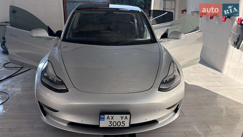 Седан Tesla Model 3 2018 в 