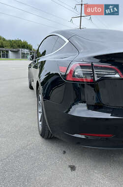 Седан Tesla Model 3 2018 в 