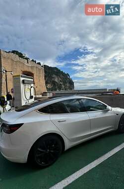 Седан Tesla Model 3 2019 в Киеве