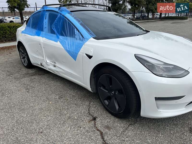 Седан Tesla Model 3 2021 в Хмельницком