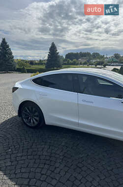 Седан Tesla Model 3 2019 в 