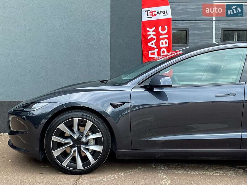 Седан Tesla Model 3 2024 в Киеве