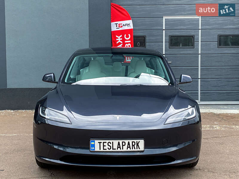 Седан Tesla Model 3 2024 в Киеве