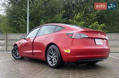 Седан Tesla Model 3 2021 в 